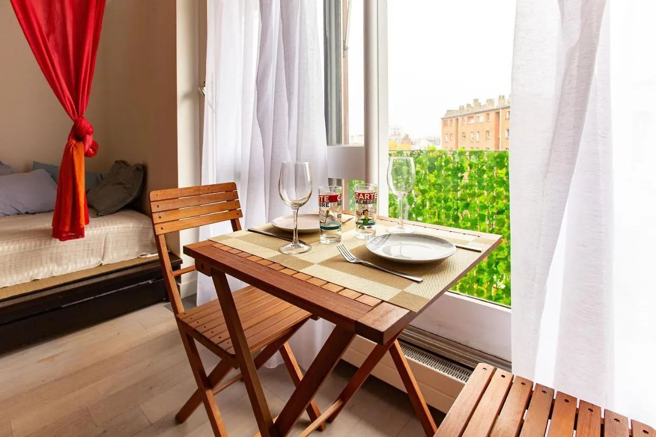 Apartamento Charming With Balcony *